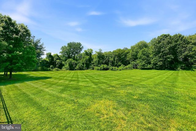 16 DEER RUN DRIVE, Freehold, NJ 07728