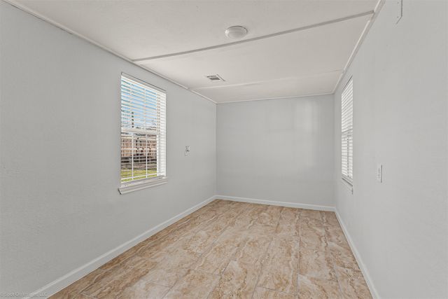 943 Gibbard Avenue, Wills Point, TX 75169