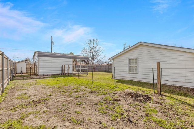 943 Gibbard Avenue, Wills Point, TX 75169