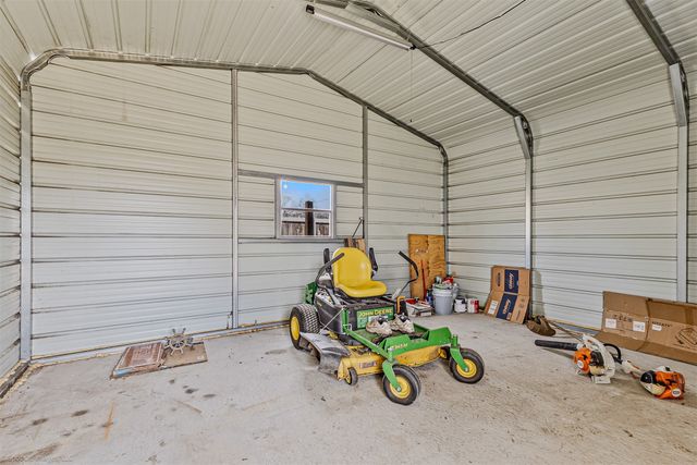 943 Gibbard Avenue, Wills Point, TX 75169