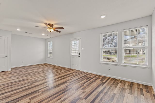 943 Gibbard Avenue, Wills Point, TX 75169