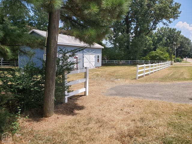 1287 W North Street, Piggott, AR 72454