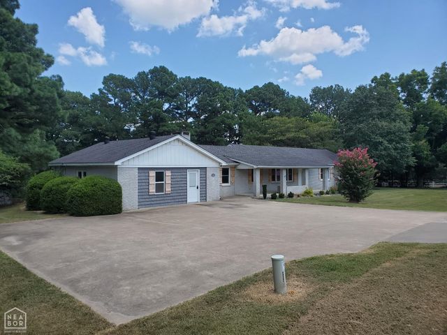 1287 W North Street, Piggott, AR 72454