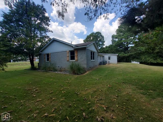 1287 W North Street, Piggott, AR 72454