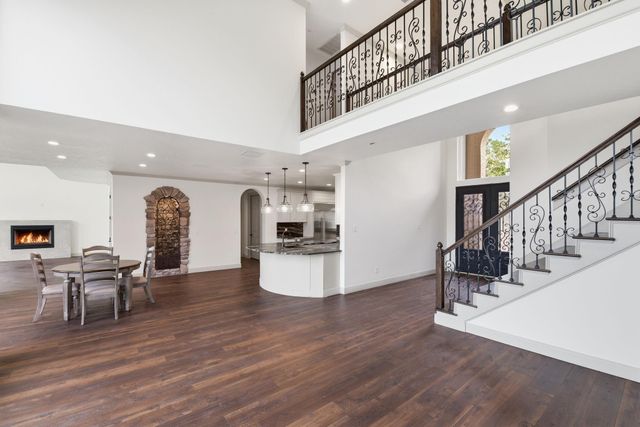 27 Pleasure Cove Drive, The Woodlands, TX 77381