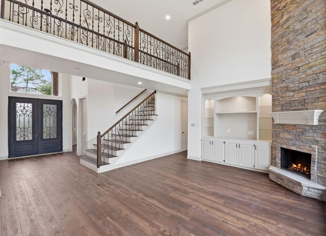 27 Pleasure Cove Drive, The Woodlands, TX 77381