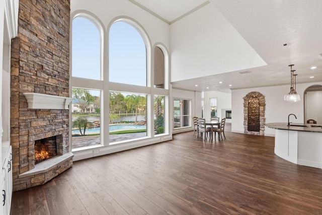 27 Pleasure Cove Drive, The Woodlands, TX 77381