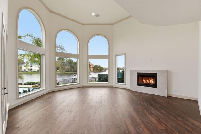 27 Pleasure Cove Drive, The Woodlands, TX 77381