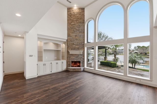 27 Pleasure Cove Drive, The Woodlands, TX 77381