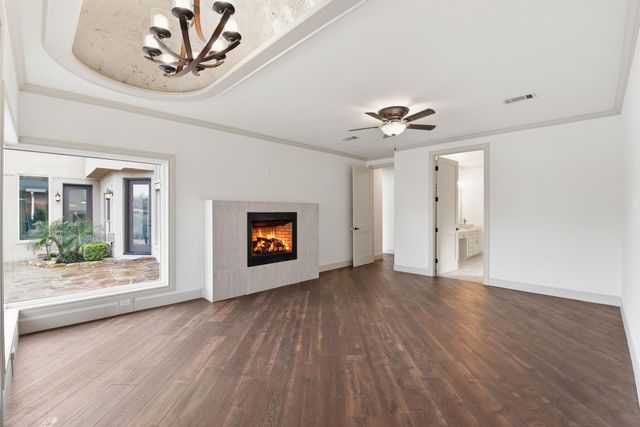 27 Pleasure Cove Drive, The Woodlands, TX 77381