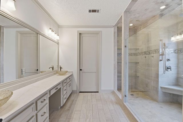 27 Pleasure Cove Drive, The Woodlands, TX 77381