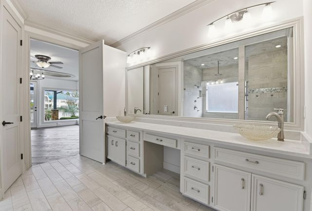 27 Pleasure Cove Drive, The Woodlands, TX 77381