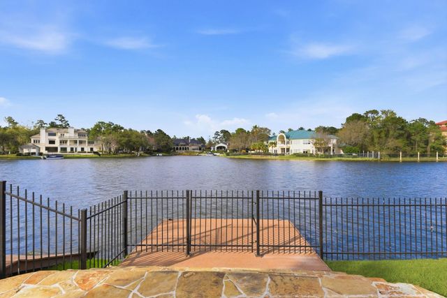 27 Pleasure Cove Drive, The Woodlands, TX 77381