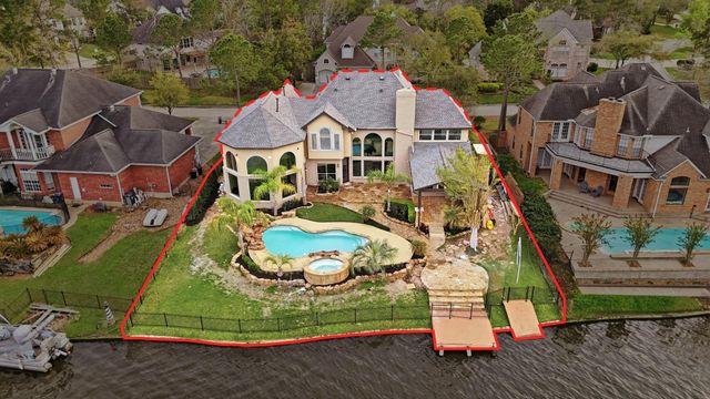 27 Pleasure Cove Drive, The Woodlands, TX 77381