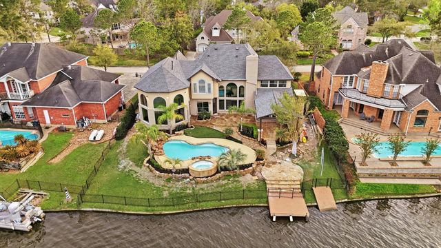 27 Pleasure Cove Drive, The Woodlands, TX 77381