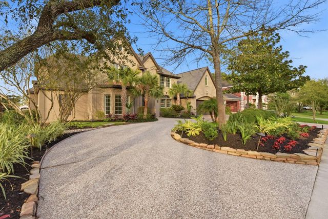 27 Pleasure Cove Drive, The Woodlands, TX 77381