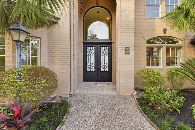 27 Pleasure Cove Drive, The Woodlands, TX 77381