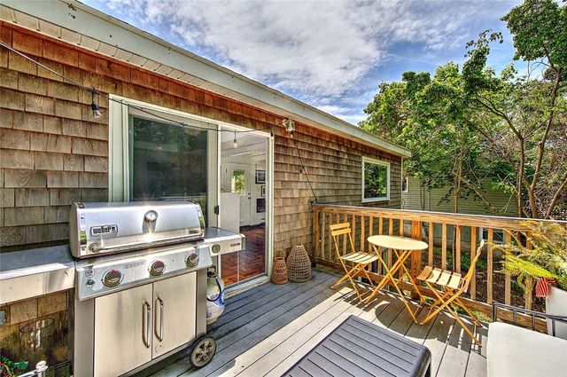 33 West Main Road, Little Compton, RI 02837