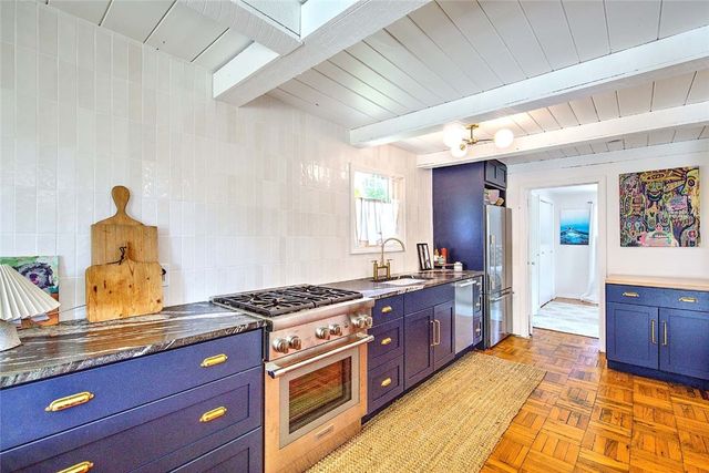 33 West Main Road, Little Compton, RI 02837