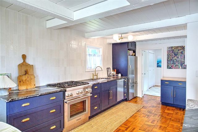 33 West Main Road, Little Compton, RI 02837