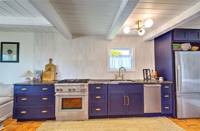 33 West Main Road, Little Compton, RI 02837