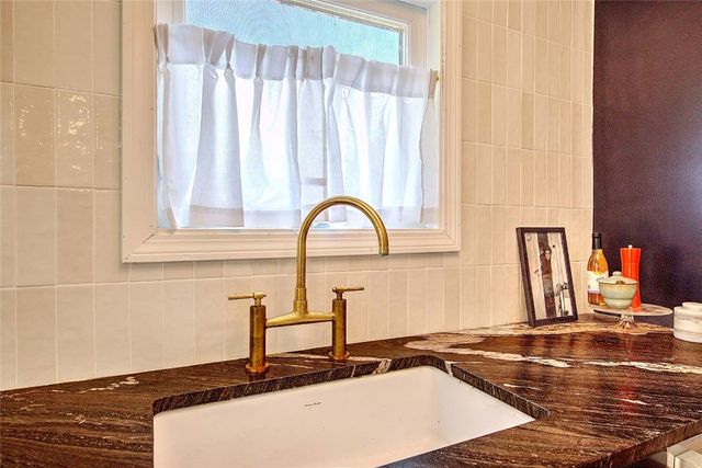 33 West Main Road, Little Compton, RI 02837