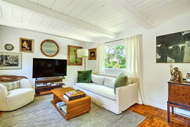 33 West Main Road, Little Compton, RI 02837