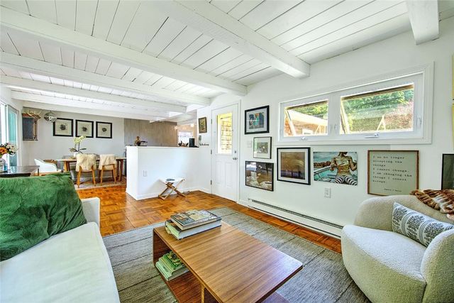 33 West Main Road, Little Compton, RI 02837