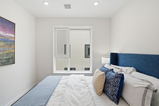 267 Old Colony 511, Boston, MA 02127
