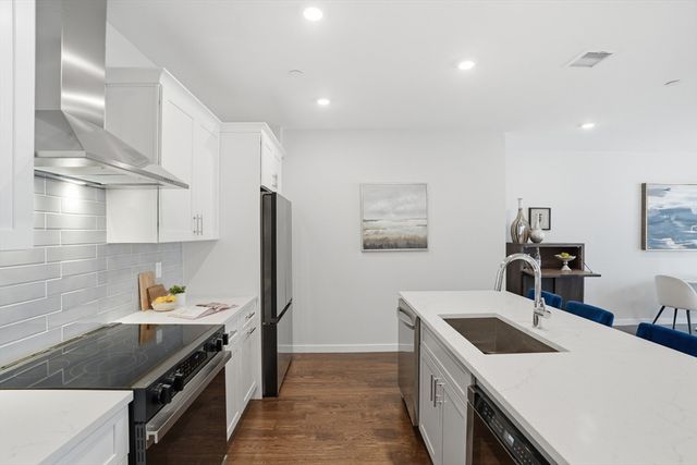 267 Old Colony 511, Boston, MA 02127