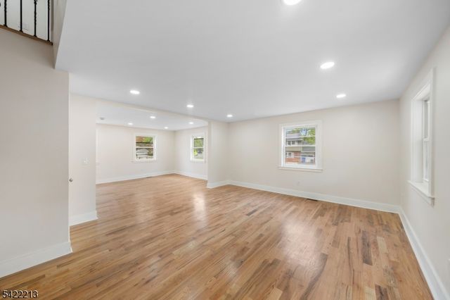 77 Greenbrook Rd, Middlesex Boro, NJ 08846