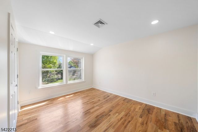 77 Greenbrook Rd, Middlesex Boro, NJ 08846