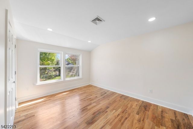 77 Greenbrook Rd, Middlesex Boro, NJ 08846