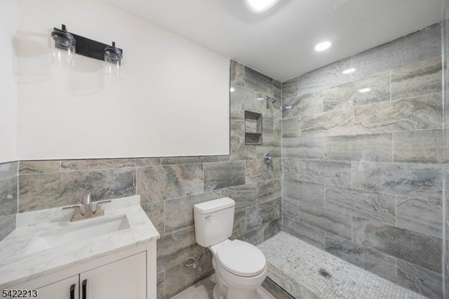 77 Greenbrook Rd, Middlesex Boro, NJ 08846