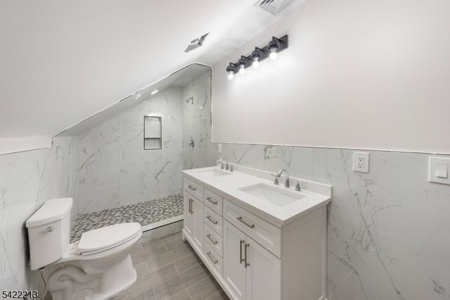 77 Greenbrook Rd, Middlesex Boro, NJ 08846
