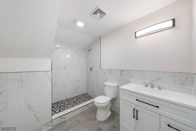 77 Greenbrook Rd, Middlesex Boro, NJ 08846