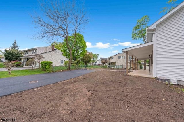 77 Greenbrook Rd, Middlesex Boro, NJ 08846
