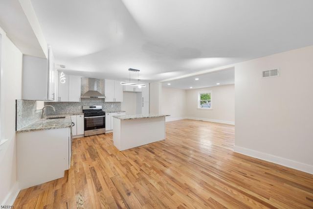 77 Greenbrook Rd, Middlesex Boro, NJ 08846