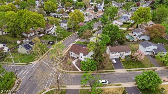 77 Greenbrook Rd, Middlesex Boro, NJ 08846