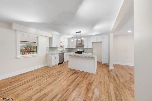 77 Greenbrook Rd, Middlesex Boro, NJ 08846