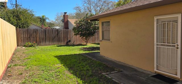 1142 Oakwood Ave, Vallejo, CA 94591
