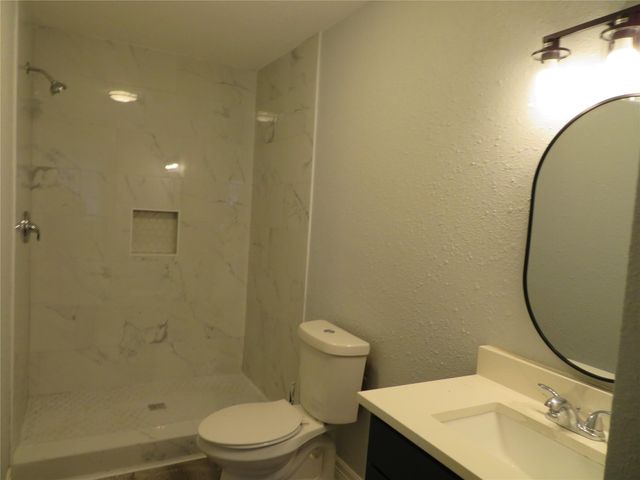 1103 Jocelyn Street, Houston, TX 77023