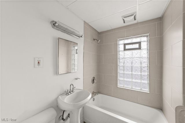 1690 Eddington Road, Cleveland Heights, OH 44118