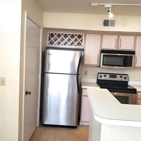 7280 WESTPOINTE BOULEVARD 831, Orlando, FL 32835