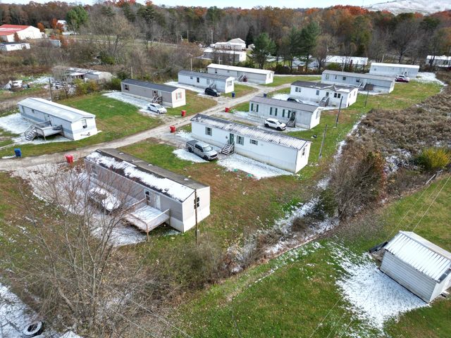 83,90,106,111,118,127,132 Maverick Drive 1-10, London, KY 40744