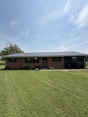 729 Weakley Creek Rd, E, Lawrenceburg, TN 38464