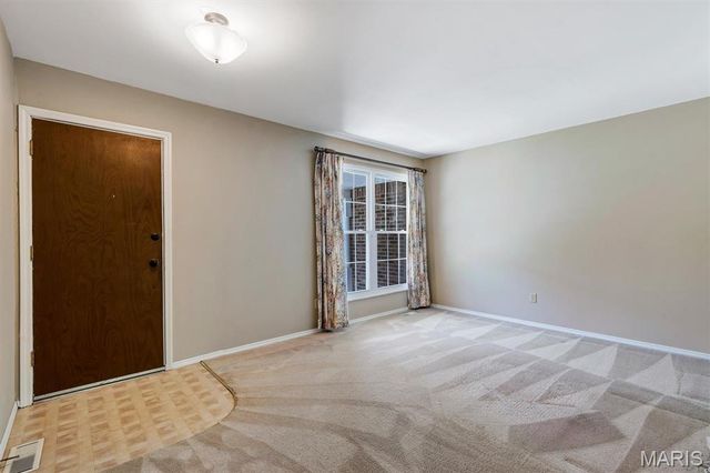 5615 Chalet Manor Court, St Louis, MO 63129