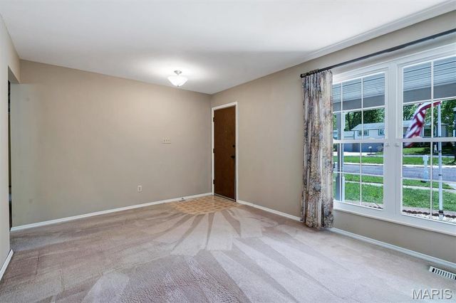 5615 Chalet Manor Court, St Louis, MO 63129