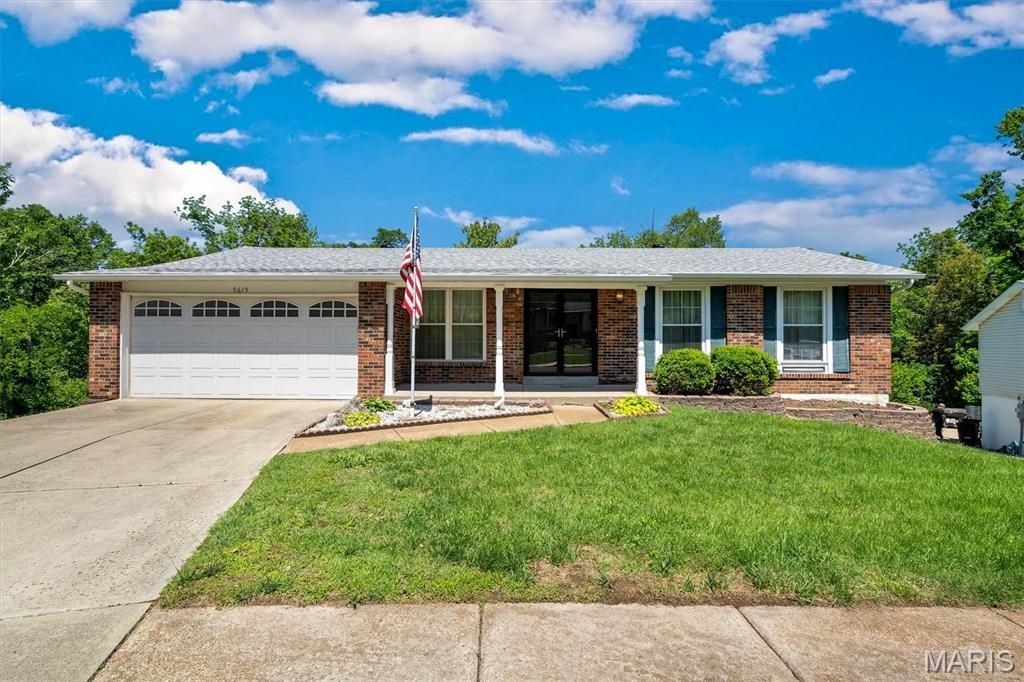 5615 Chalet Manor Court, St Louis, MO 63129