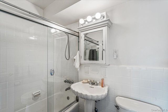 220-55 46th Avenue 5A, Bayside, NY 11361